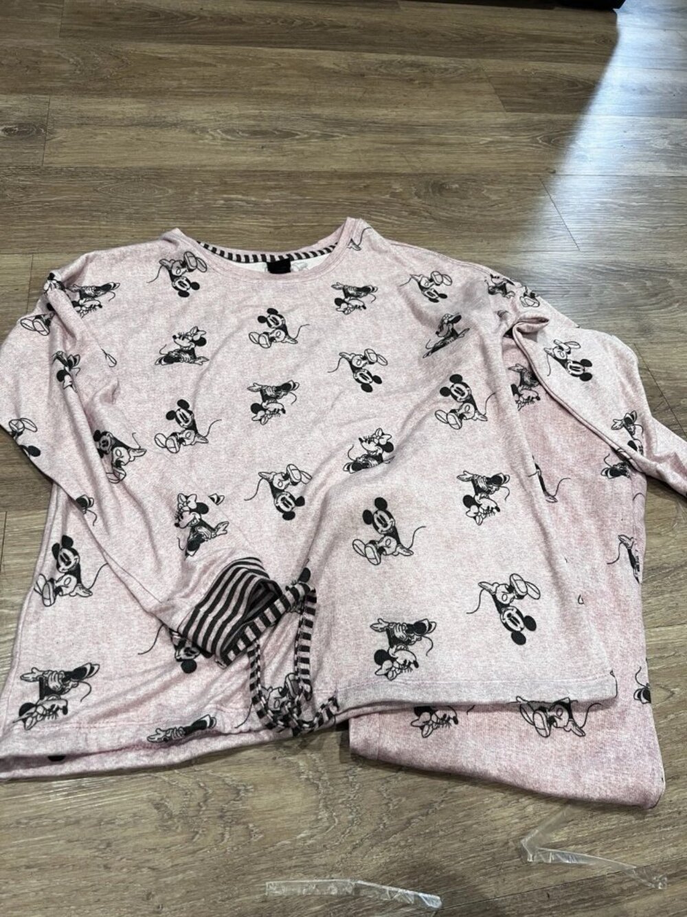 Disney Mickey & Minnie Mouse Pink Pajama Set Teen Girls Size Medium Long Sleeve